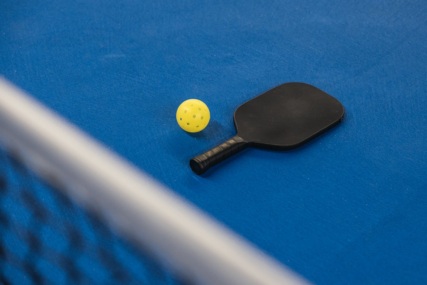 top pickleball paddles to use on the court